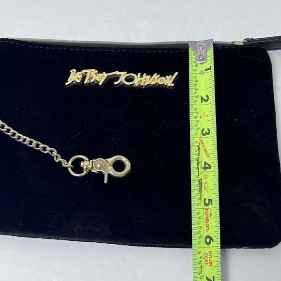 Betsey‎ Johnson Black Velvet Skull Wristlet Clutch Bag Purse - Picture 6 of 6